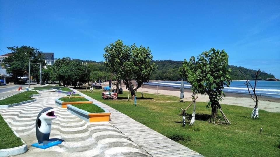 Ahlen Pangandaran Hotel Екстериор снимка