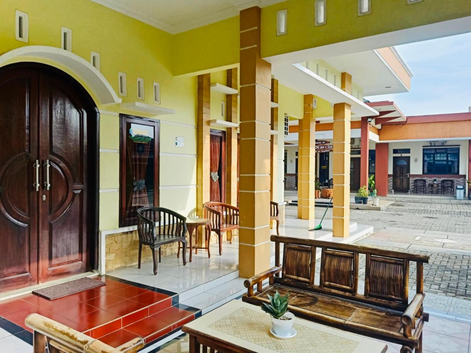 Ahlen Pangandaran Hotel Стая снимка