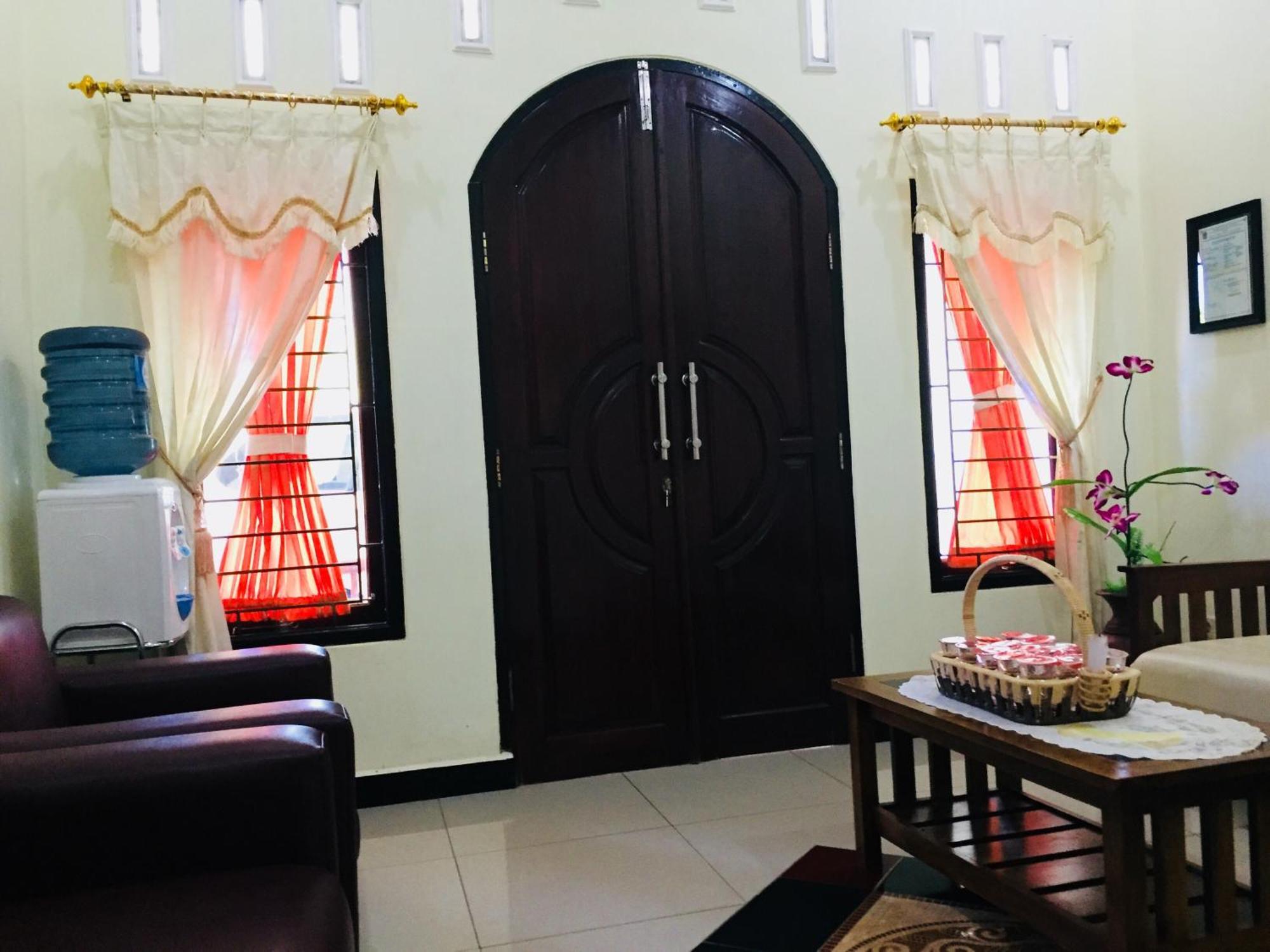 Ahlen Pangandaran Hotel Екстериор снимка